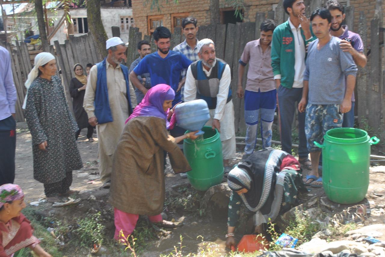 In times of governance at door steps, Sirajpora village sans water for 12 years