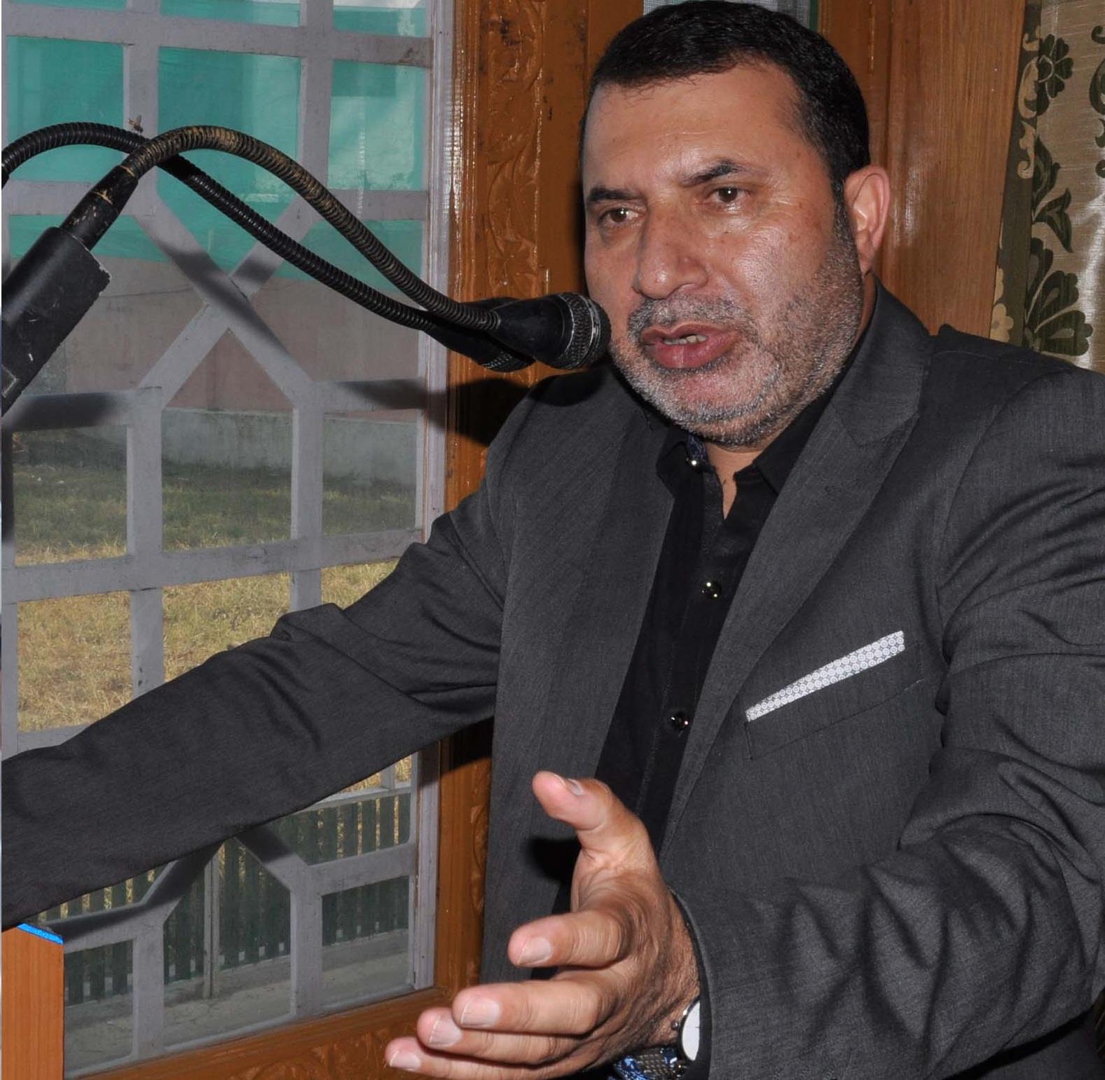 Secretary School Education reviews functioning of education sector
