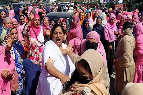 Police arrest protesting Anganwari workers