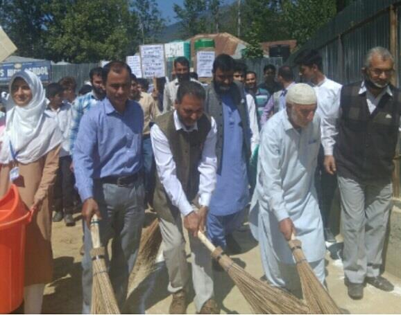 ‘Swachta Hi Sewa’ held in Govt High School Pohrupeth