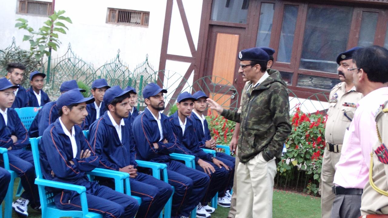 DIG CKR flags off Mini Bharat Darshan Tour