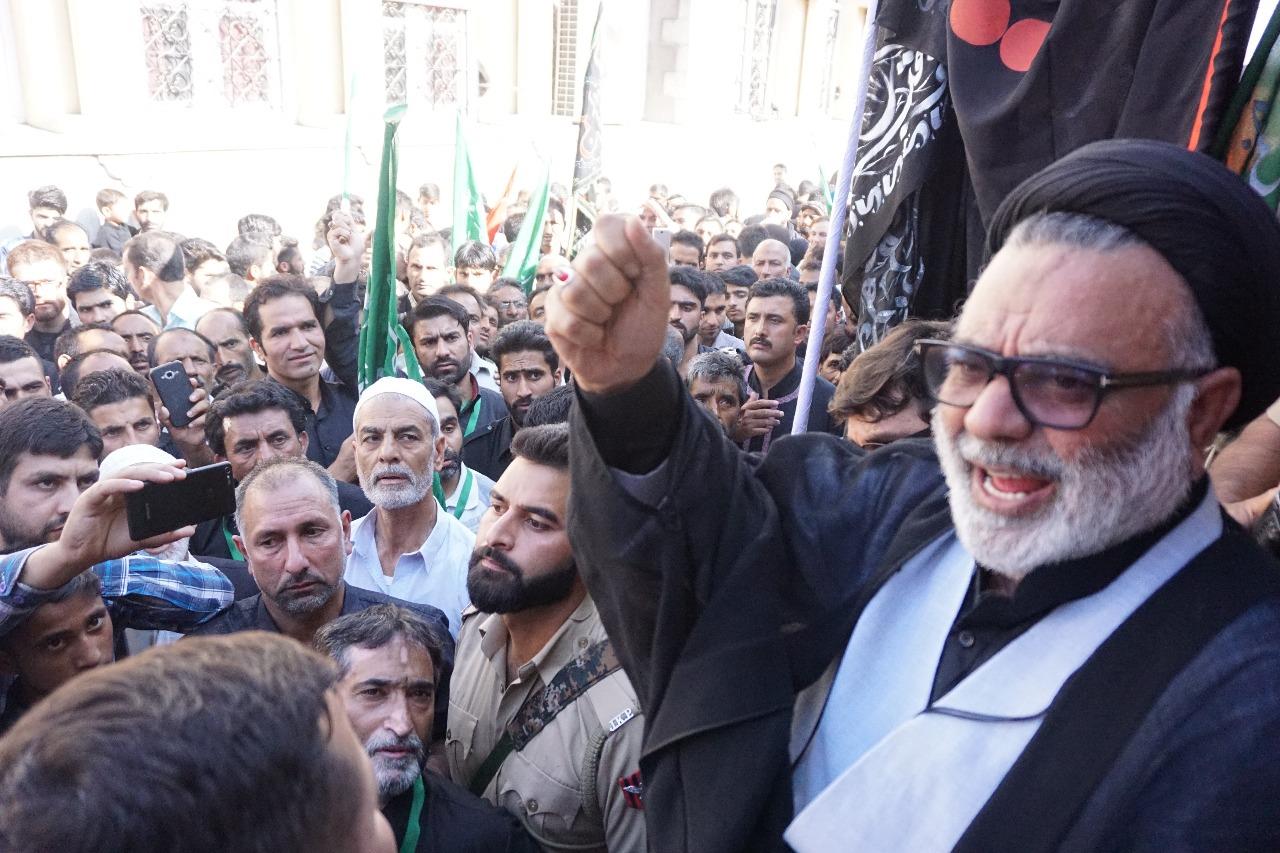Aga Hasan led 7th Muharam procession at interiors of Kathidarwaza