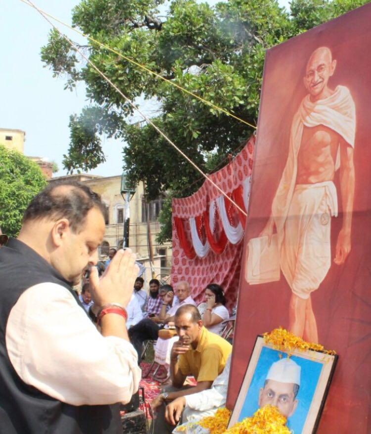 Rana pays tributes to Gandhiji