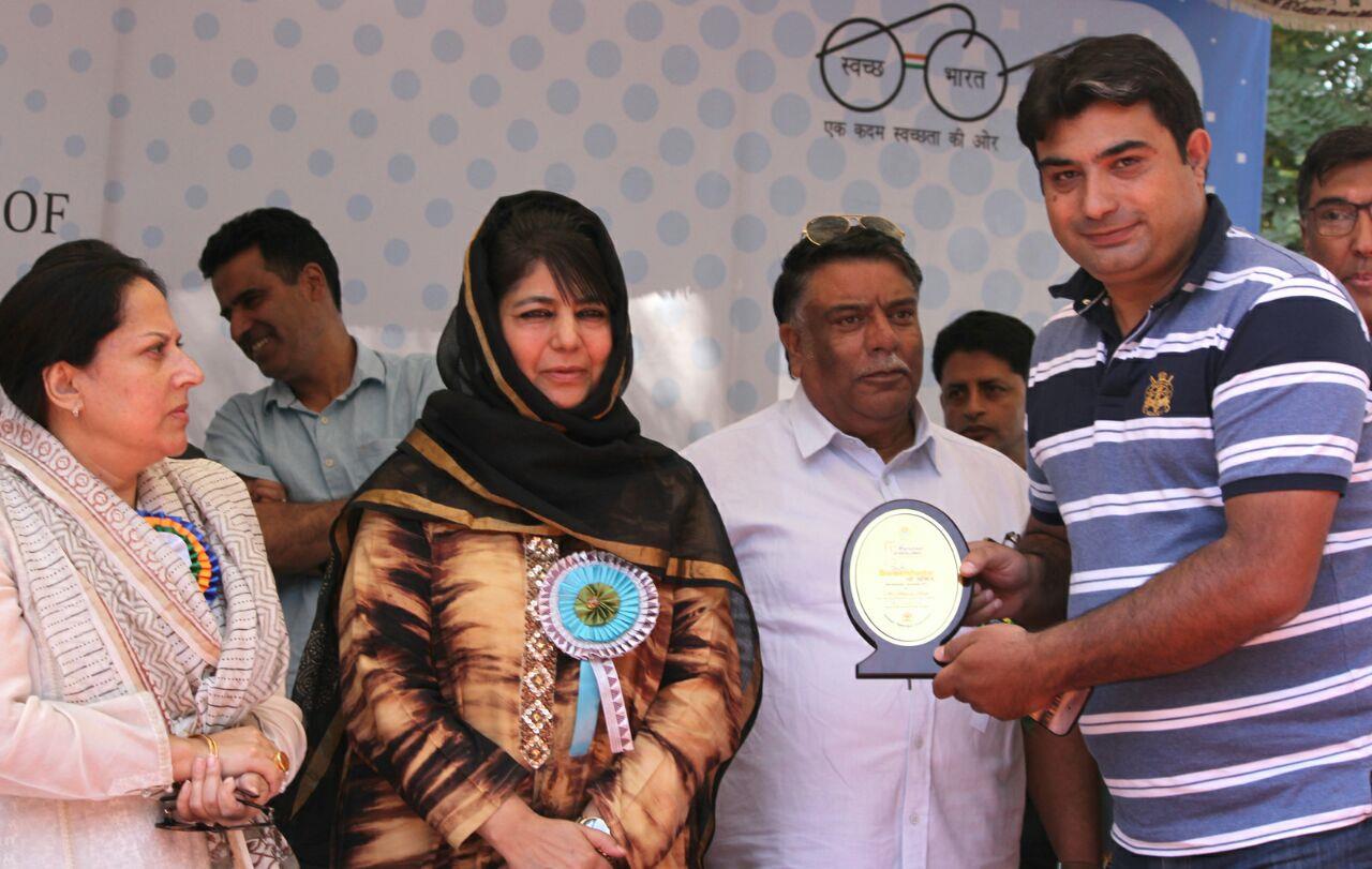CM awards Arif Wani, Mudasir Yaqoob