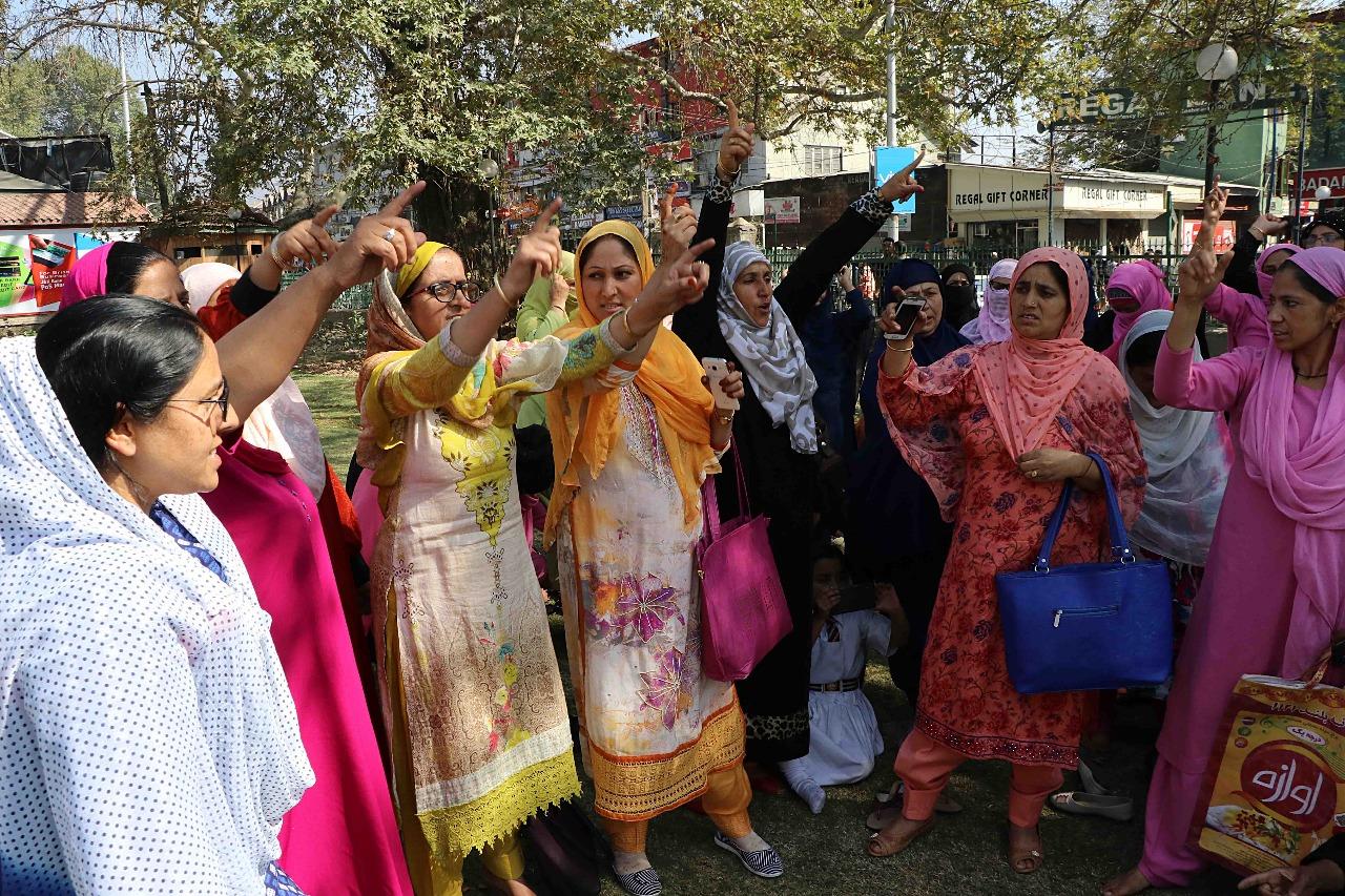 Anganwadi workers protest again against Govt