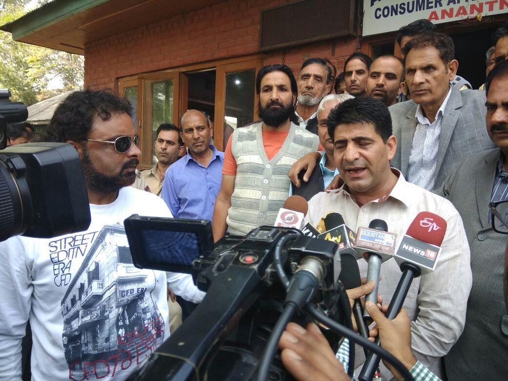 NC, Congress MLAs protest against issuing licenses to fair price shop dealers
