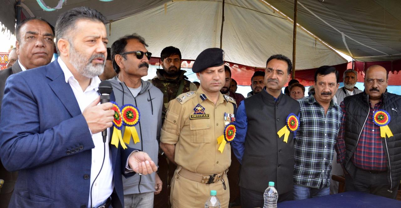 Imran Ansari inaugurates mended 100 KV solar power plant, Girls hostel in Bemina