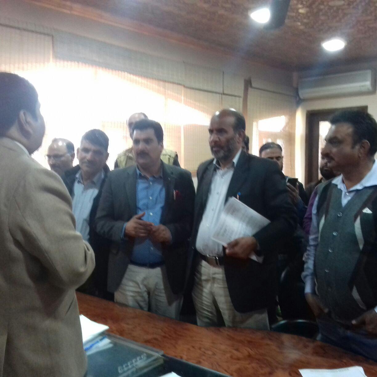 Employees’ leaders meet CS