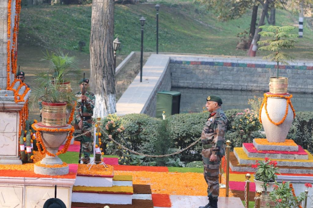 Chinar corps celebrates 70th infantry day at Badami Bagh contonment
