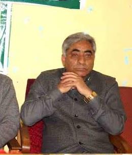 Hanjura reviews progress of RDD works in Chrar-e-Sharief