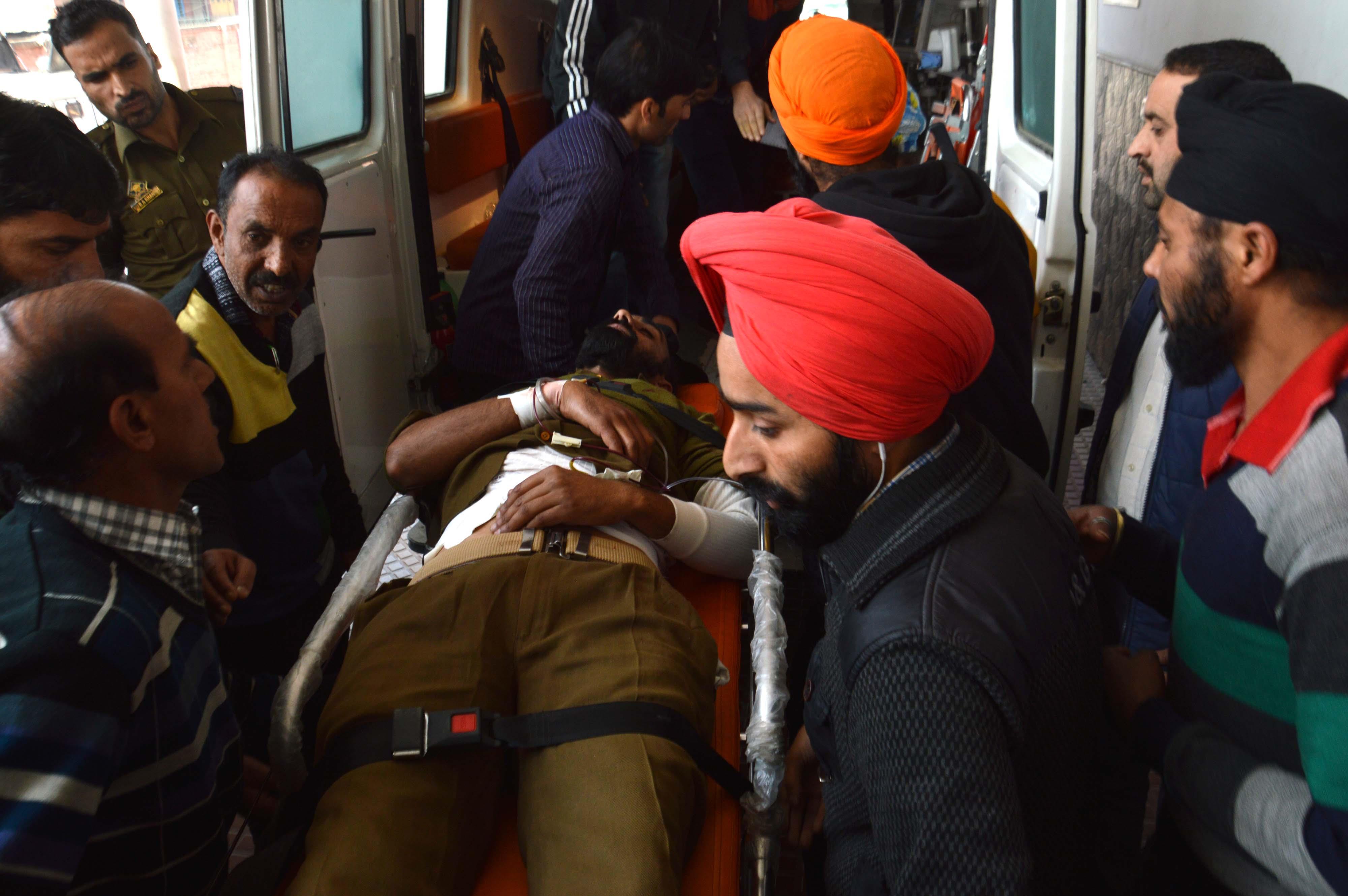 SPO shot by unknown gunmen in Anantnag