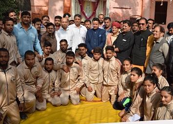 Zulfkar meets J&K Wrestling team