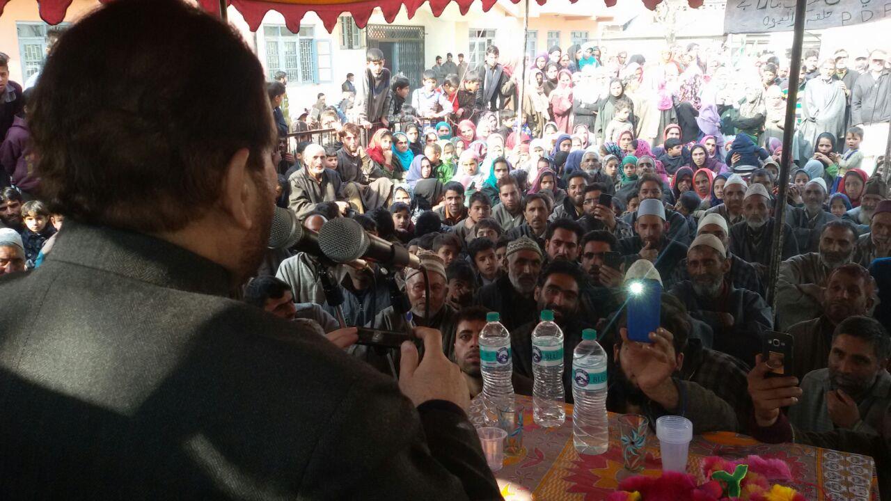 Take on board genuine stakeholders in talks on Kashmir: Hakeem to GoI