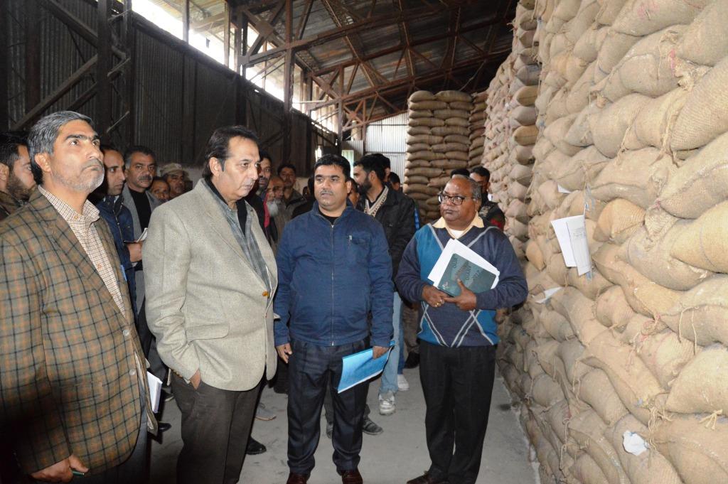 Div Com reviews winter stock position