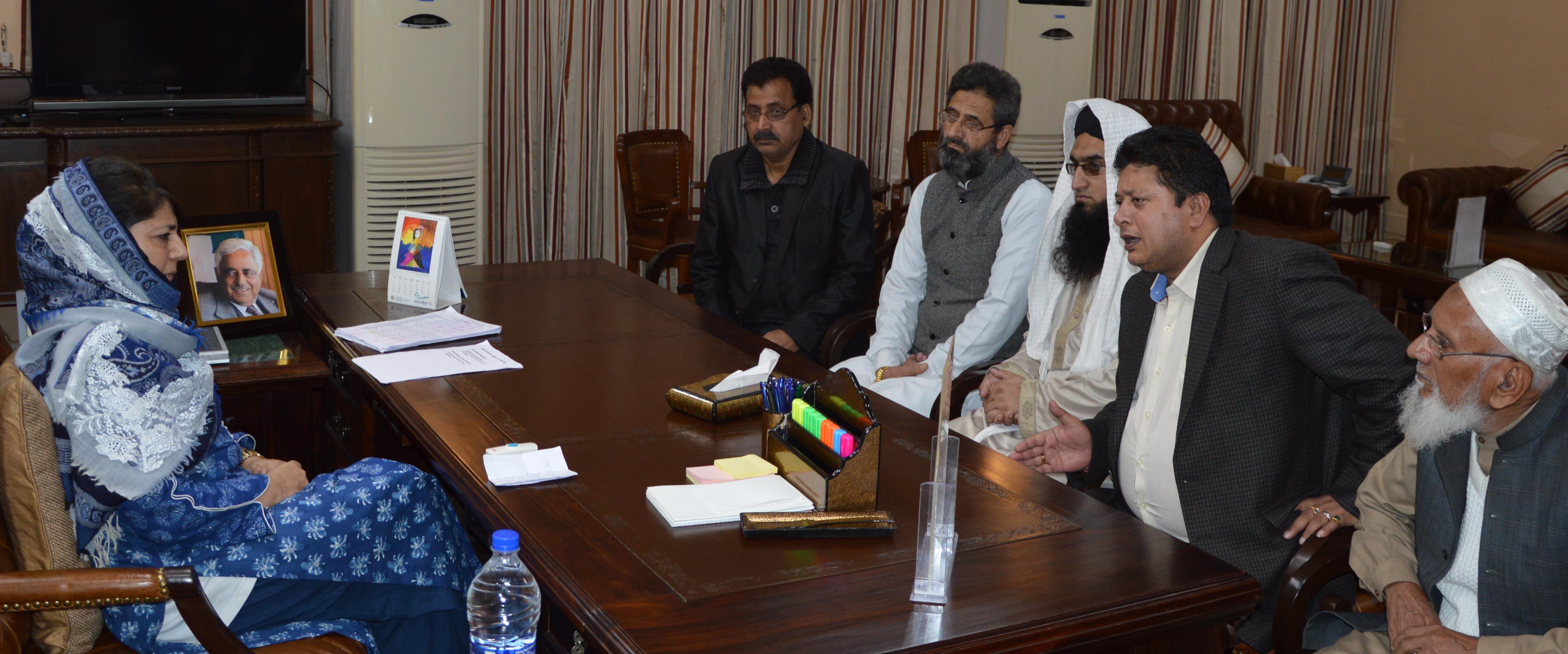 Talab Khatikan deputation meets CM