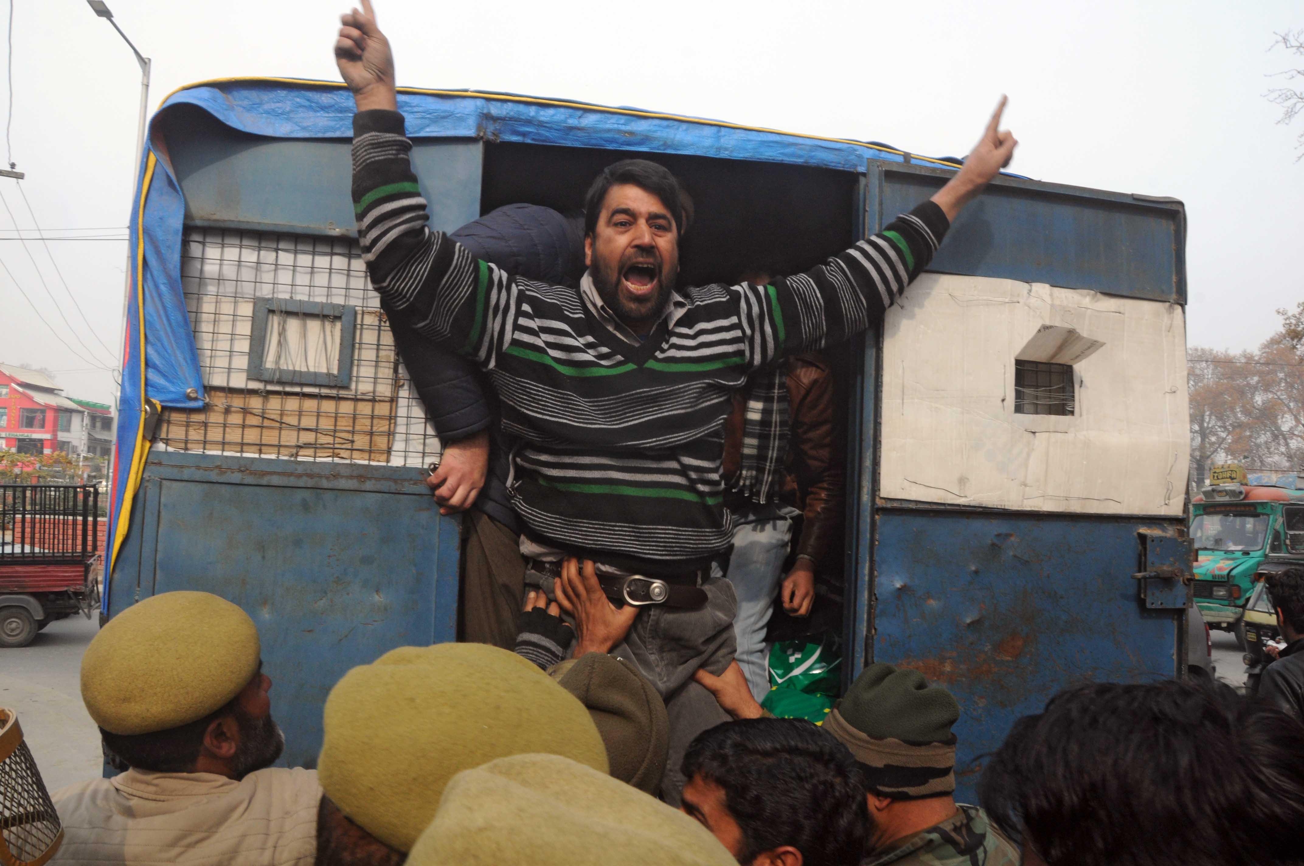 DFP protests against deteriorating health of Shabir Shah