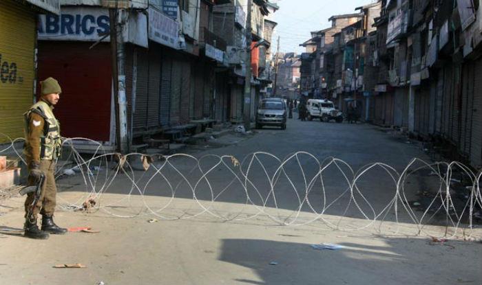 Authorities impose restrictions in Srinagar parts