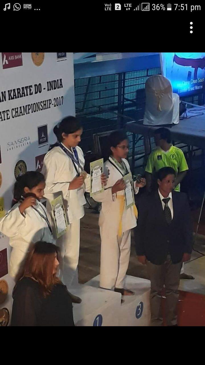 Handwara girl wins gold medal in Budokan Karate in Banglore