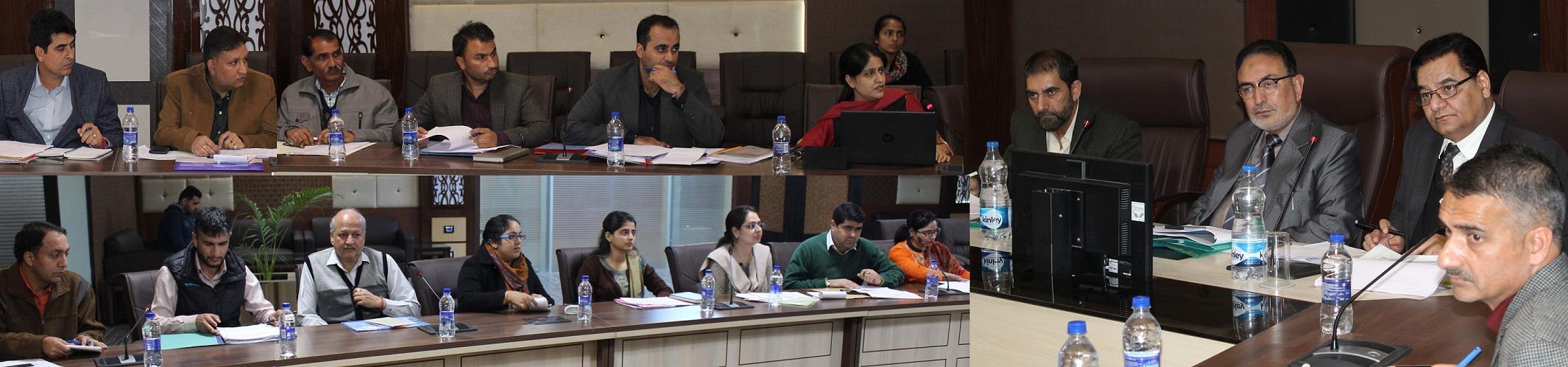 Kifayat Rizvi reviews working of Labour deptt
