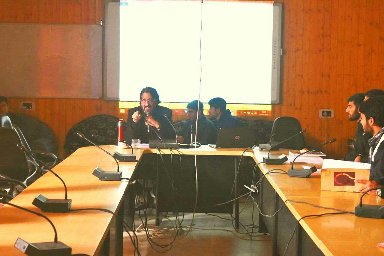 Dir Radio Kashmir visits GDC Baramulla, interacts with students