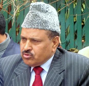 Sharma is talking to non-entities, it’s a futile exercise: Vakil