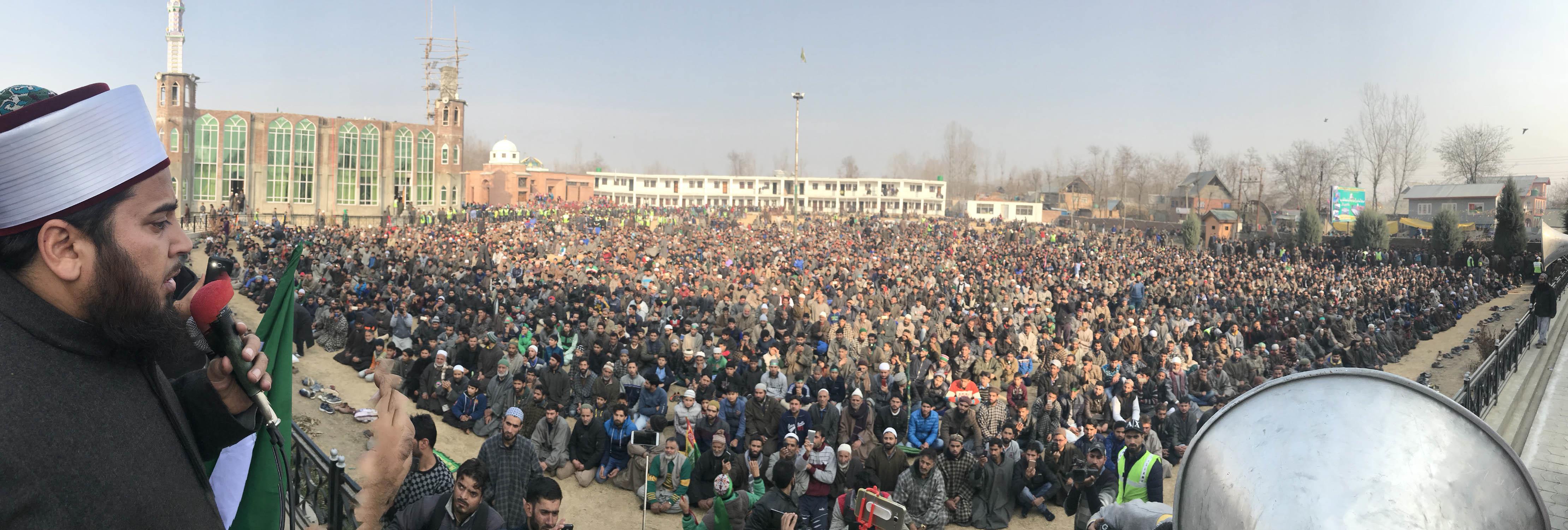 Moulana Hami leads Milad process at Shaheed Gunj