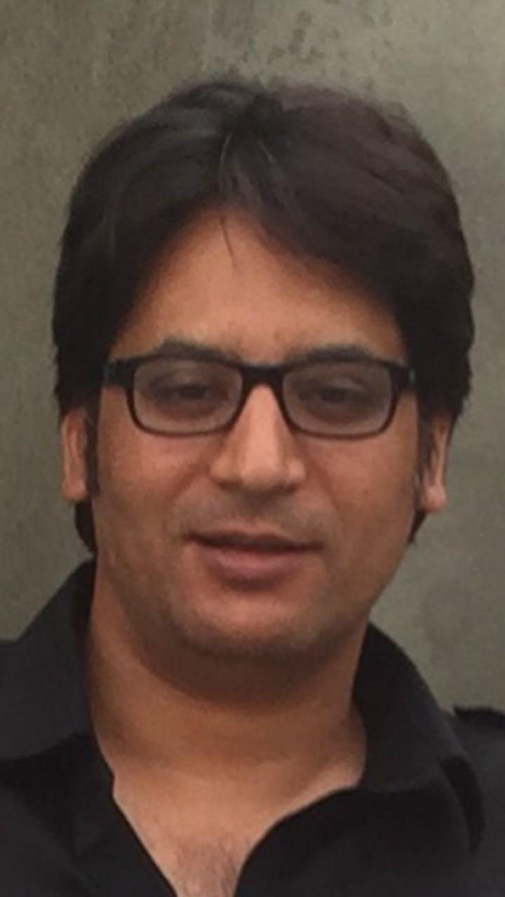 Arif Laigroo congratulates Mehbooba for being re-elected as party president
