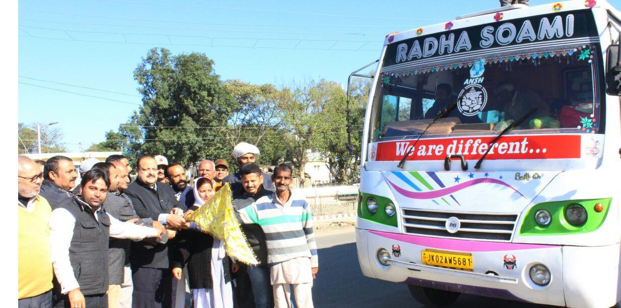 Rana flags off Yatra to Haridwar from Kandoli Temple