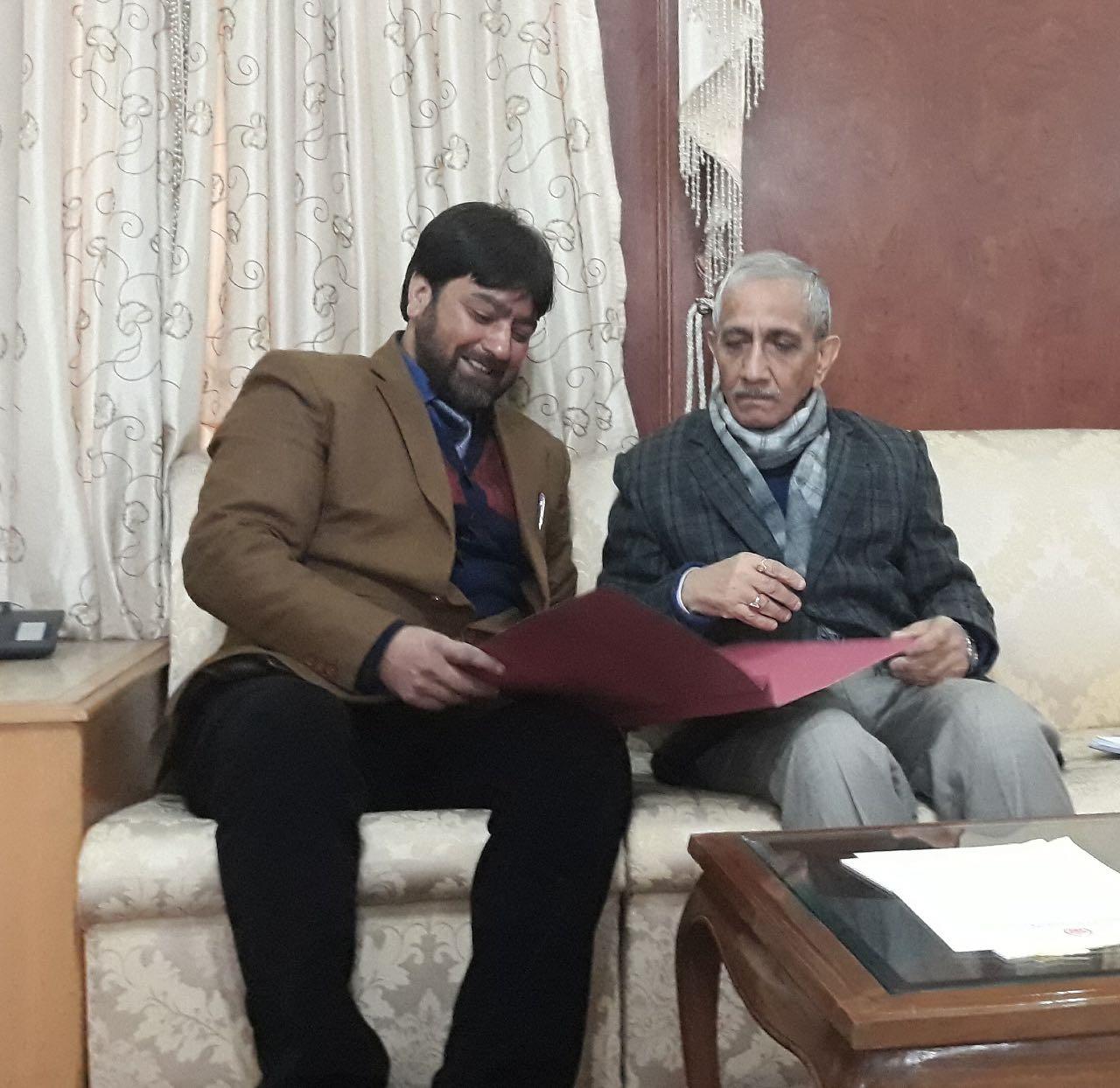 Allow free movement of people across LoC: Nazir Yatoo tells Sharma