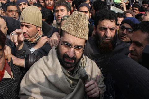 Hurriyat (M) denounces caging of Mirwaiz yet again