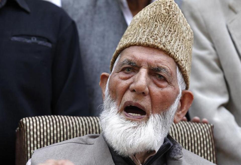 Authorities foil Hurriyat’s seminar