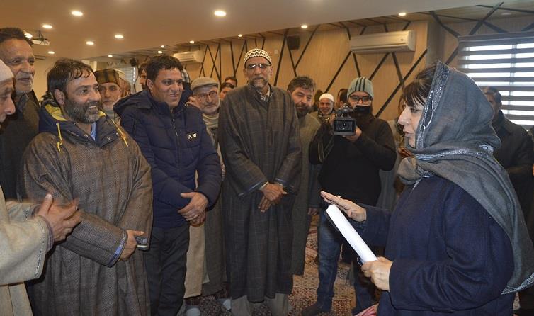 Pulwama civil society deputation meets CM