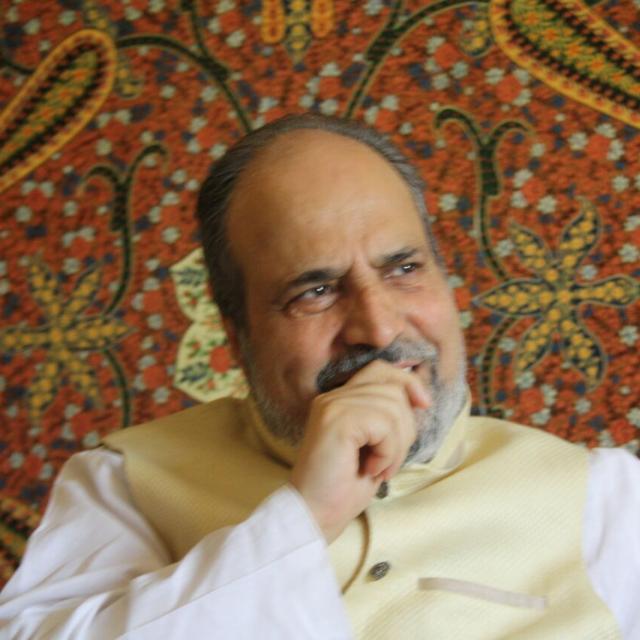 Muzaffar Baig condemns killing of cops in Sopore IED blast