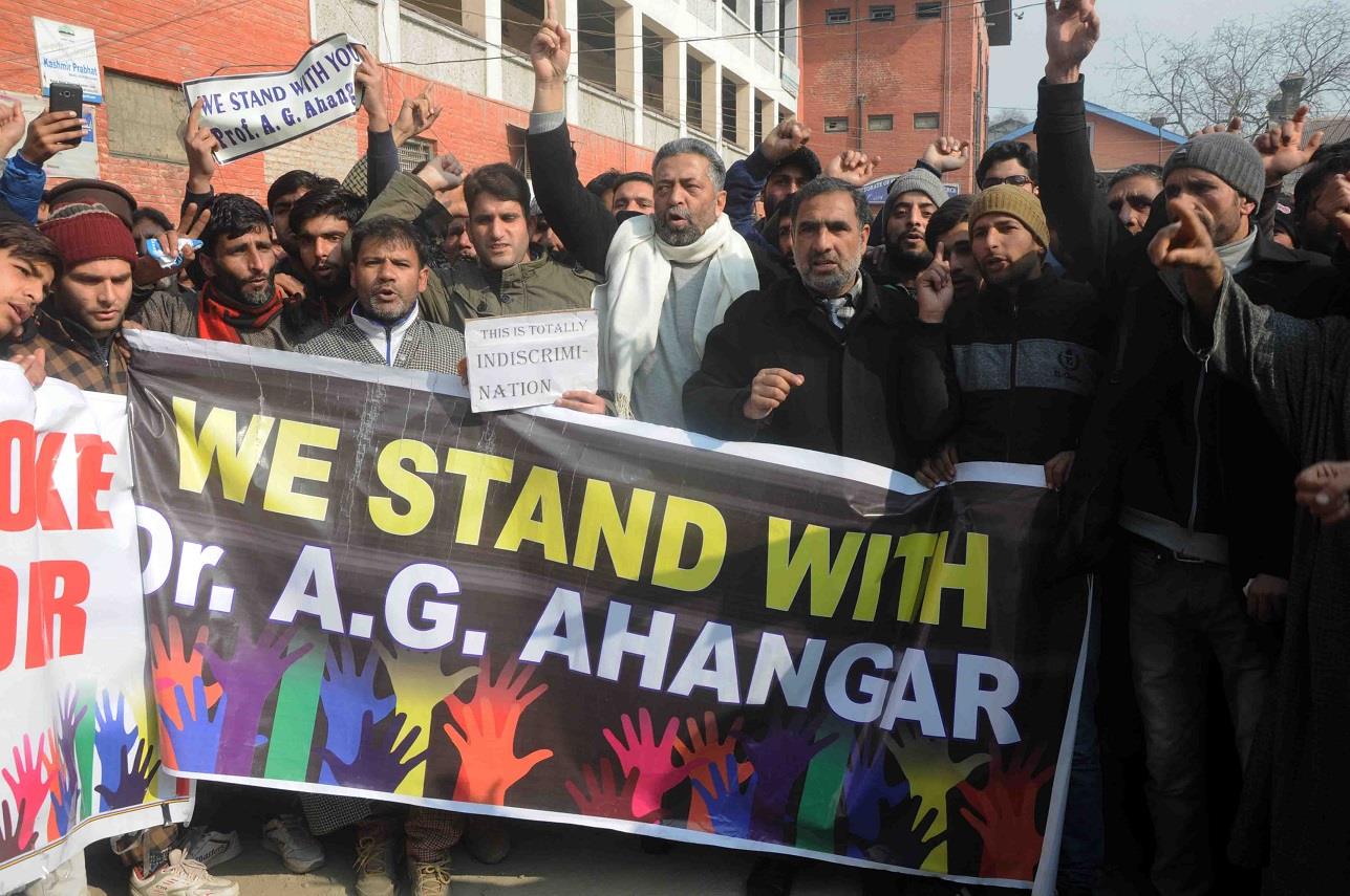 Dir SKIMS being punished for no reason, say protesters