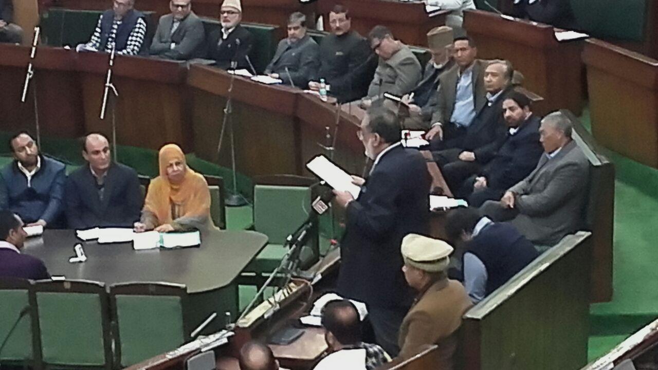 FM announces implementation of 7th pay commission recommendation & hike in DA by one percent for employees