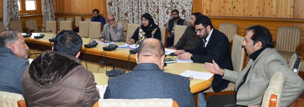 Div Com seeks report on all grievances registered on CM's grievance cell