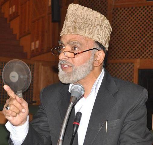 Sagar, others stage walkout from LA against deepening power crisis in Kashmir