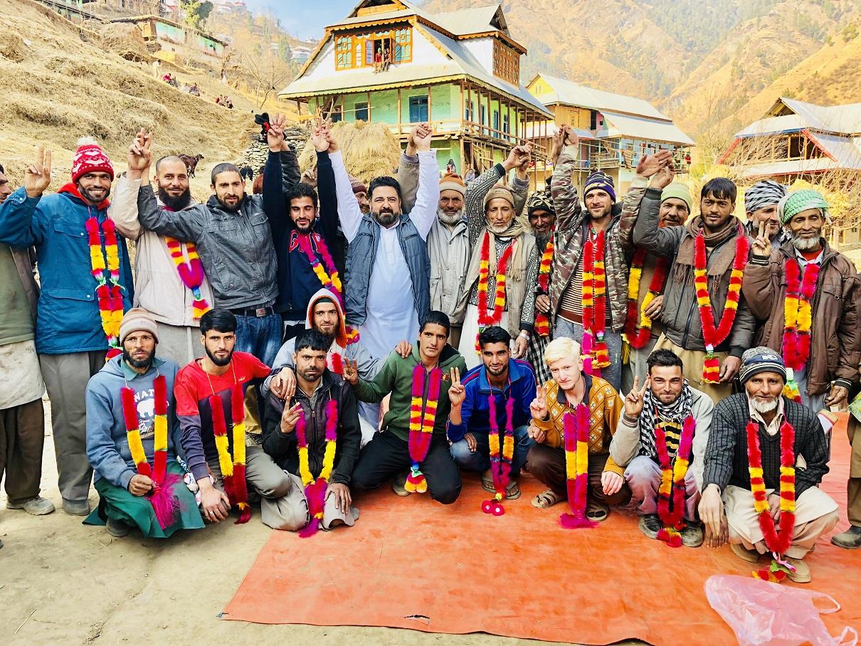 Many joins NC during public meet at Sib Loran