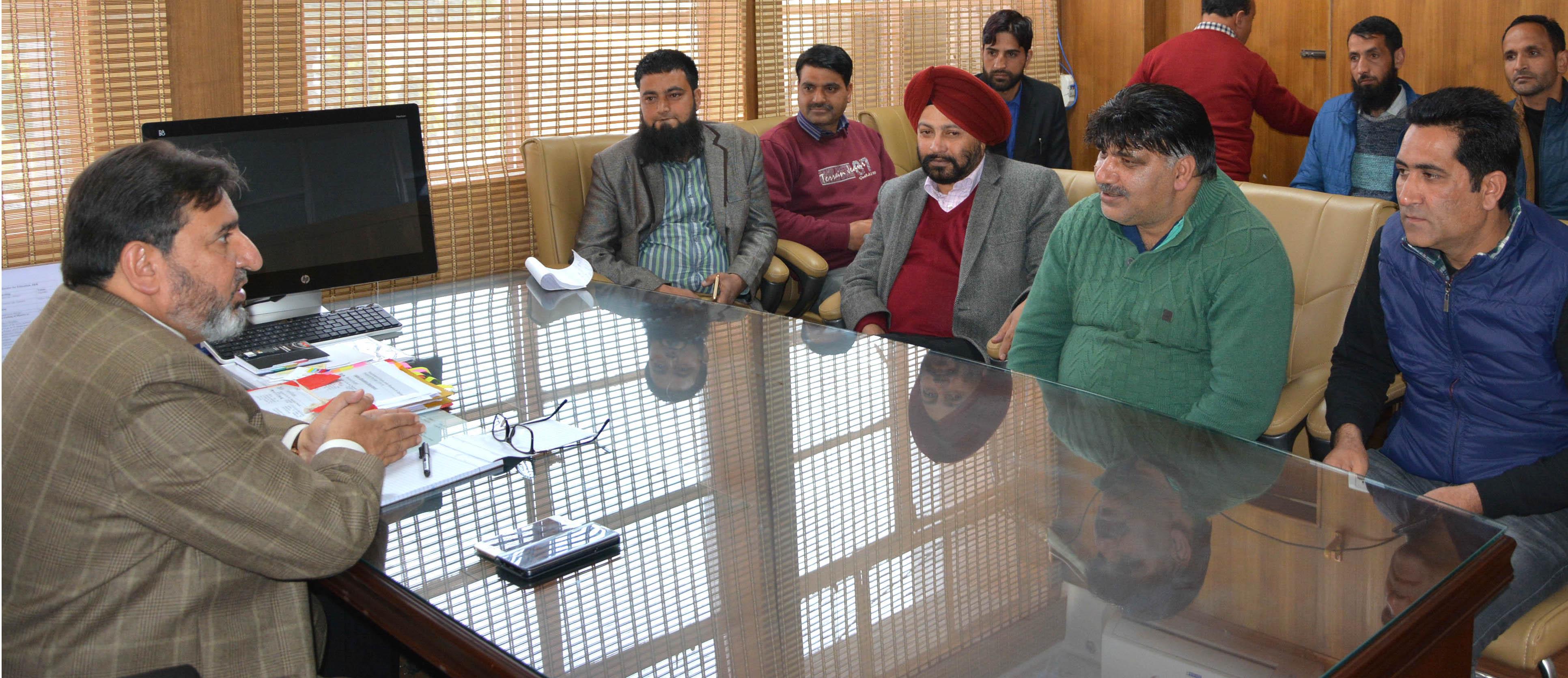 Teachers’ deputation call on Education Minister