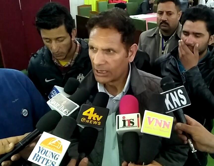 Oppn alleges contradictions in figures of regularization plan for casual labors