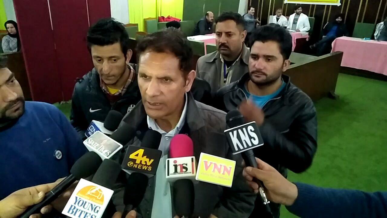 Oppn alleges contradictions in figures of regularization plan for casual labors