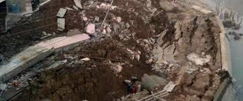 Caving in of Jhelum embankment at Lasjan