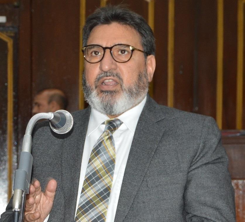 Govt to upgrade 400 schools, open 17 new GDCs: Altaf Bukhari