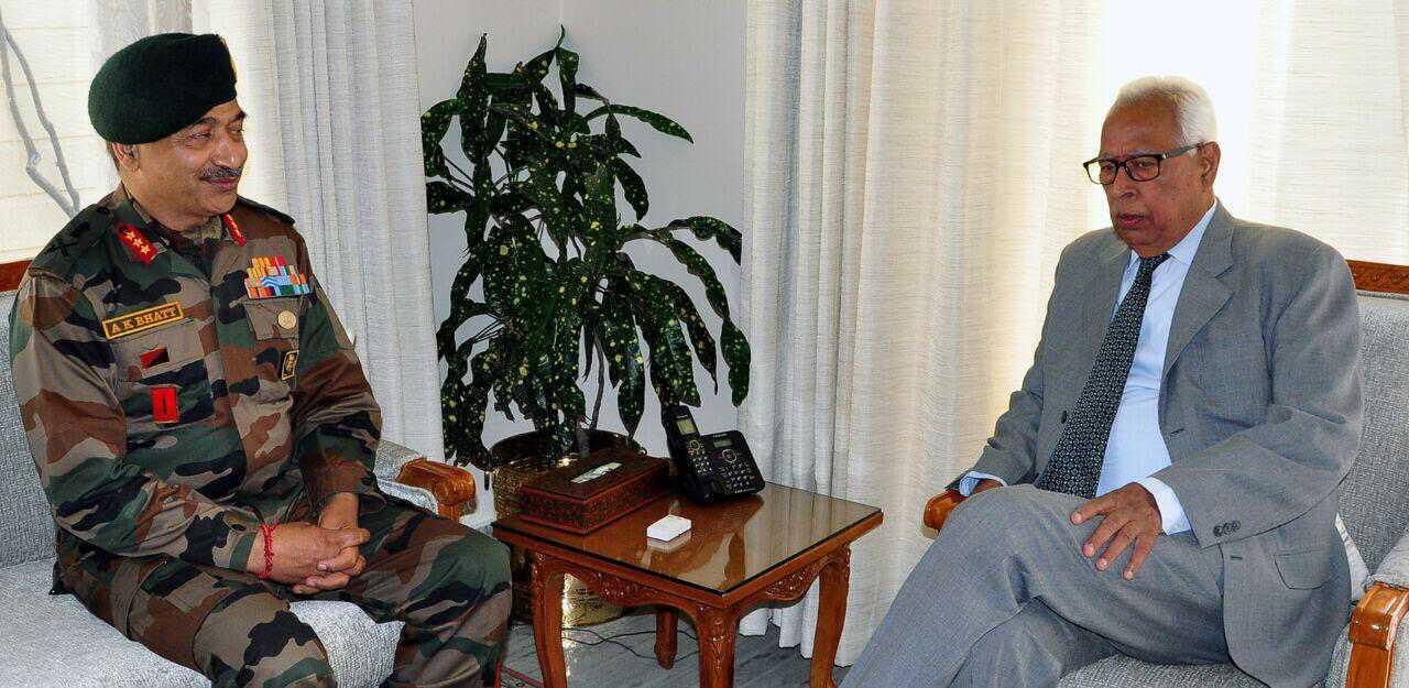 GoC 15 Corps meets Governor