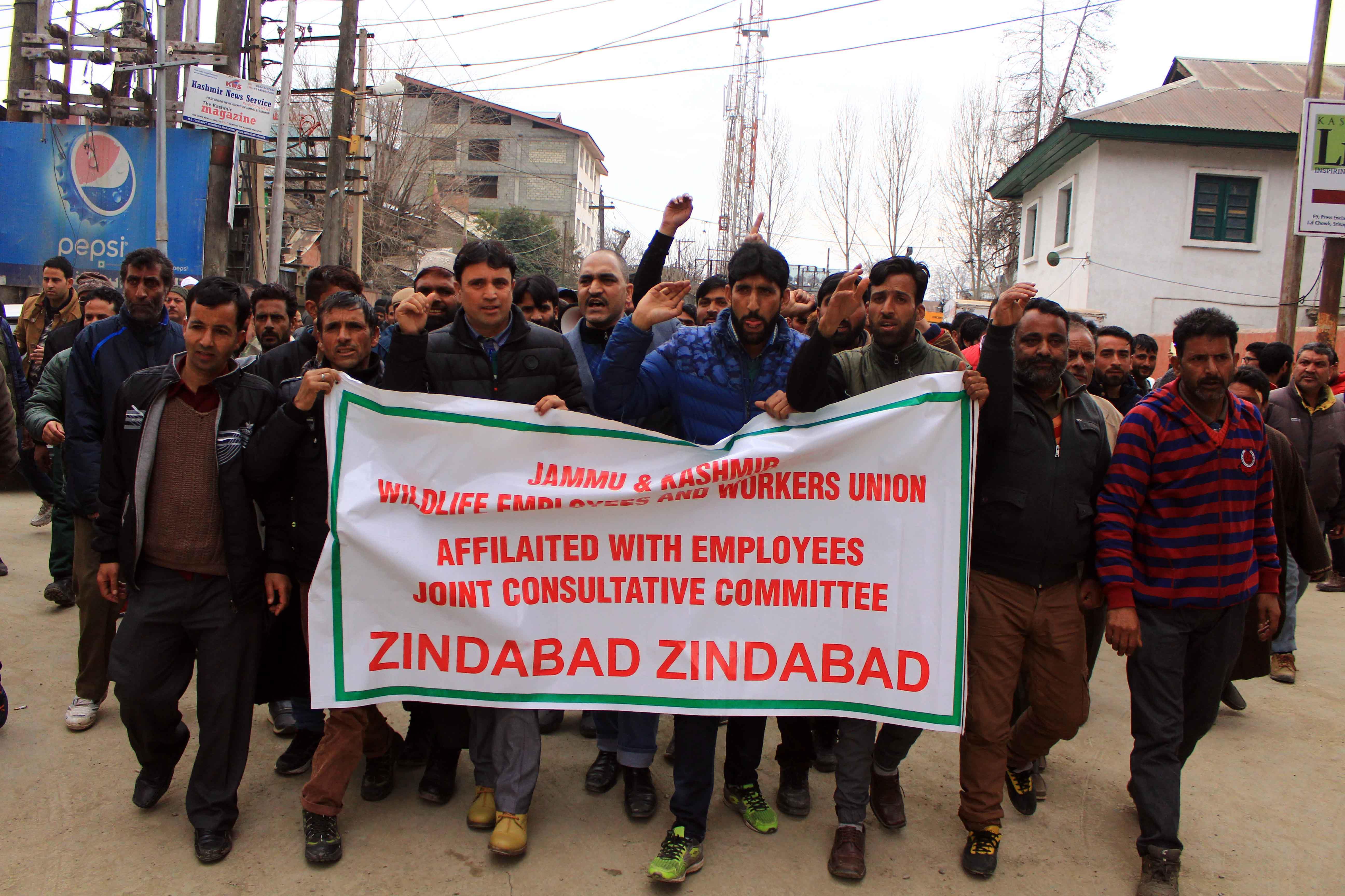 JKWLEW Union protests in Srinagar