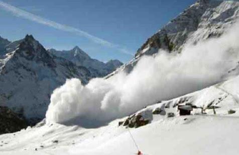 01 dead another injured in Bandipora avalanche