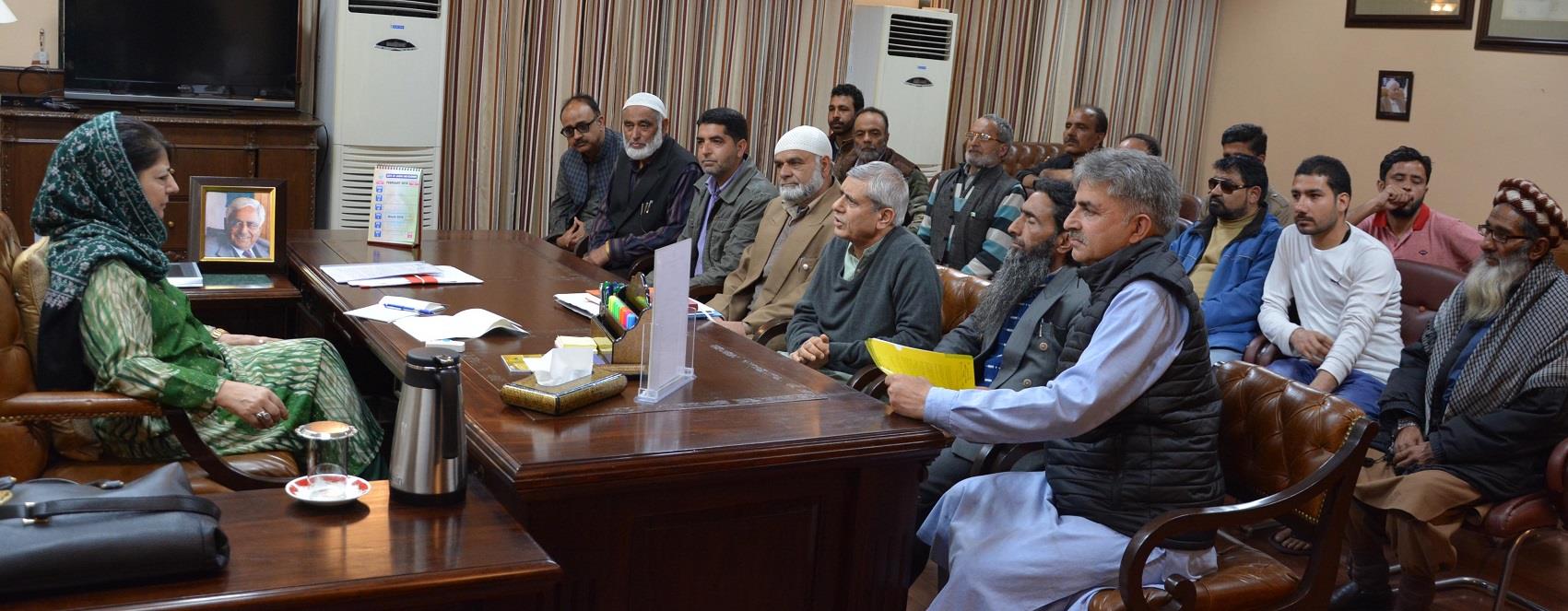 Deputations from Hajin, Ajas meet Chief Minister