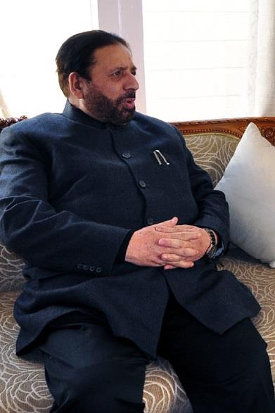 Hakeem Yaseen condemns civilian killings in Puhnoo Shopian