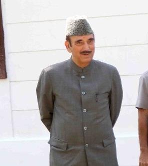 Azad condoles death of Anil Chopra