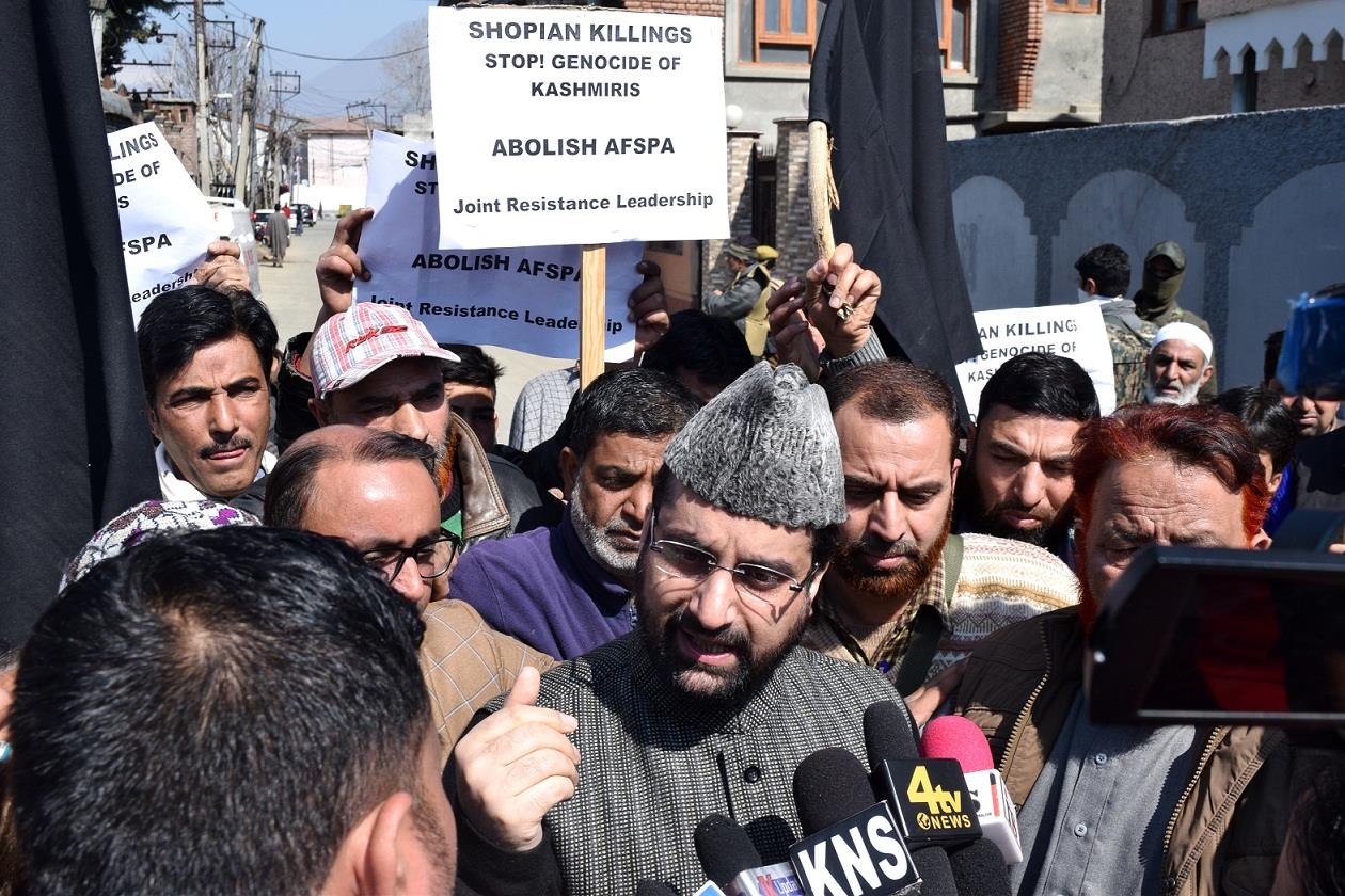 Shopian Chalo: Mirwaiz defies house detention, detained